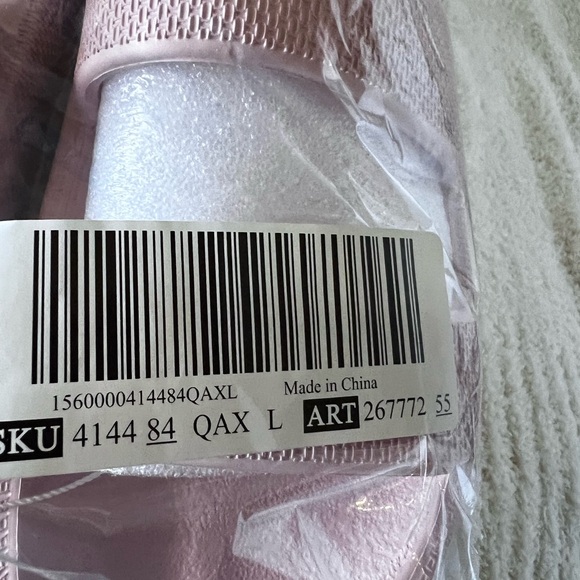 Victoria Secret Slides - Picture 2 of 4